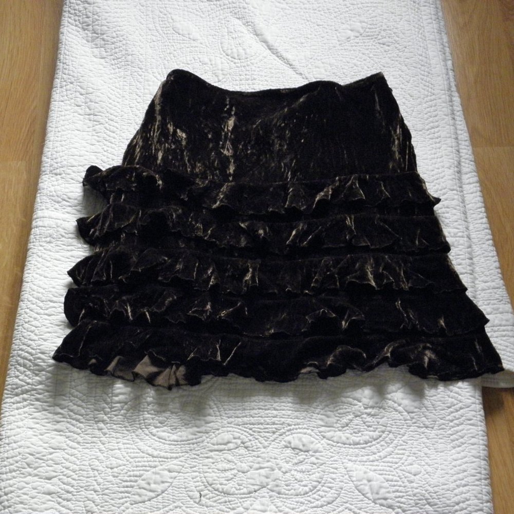 Ann Taylor Loft women brown color velvet ruffle skirt